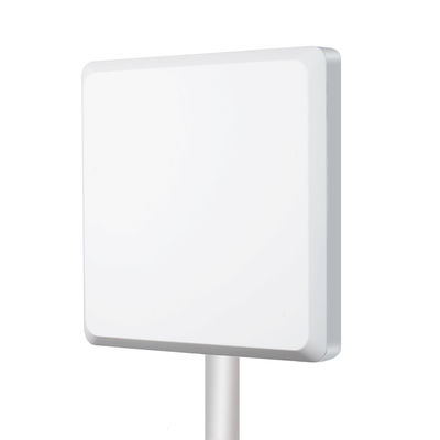 2400-2500MHz 18dBi antenne à panneau plat directionnelle polarisée verticalement